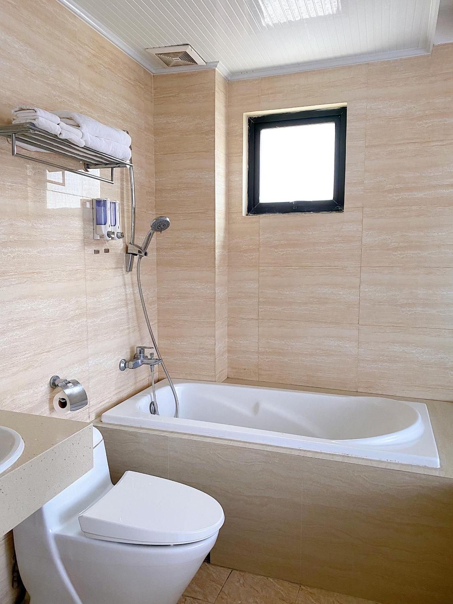 Hanoi B Hotel & Travel - 5 Mins Hoan Kiem Lake Exterior foto